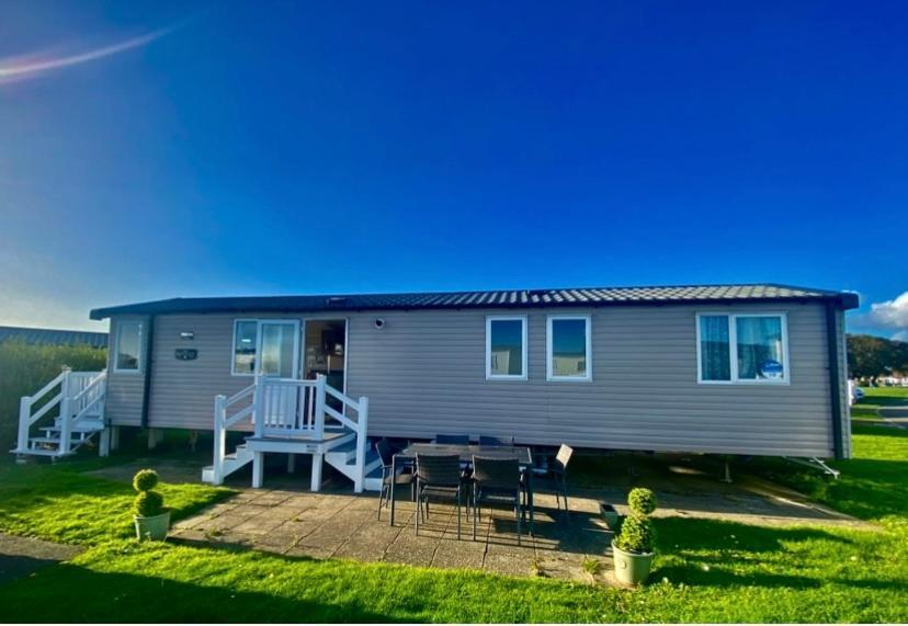 Caravan Church Farm Holiday Village Pagham Exterior foto
