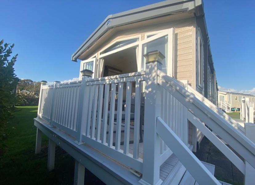 Caravan Church Farm Holiday Village Pagham Exterior foto