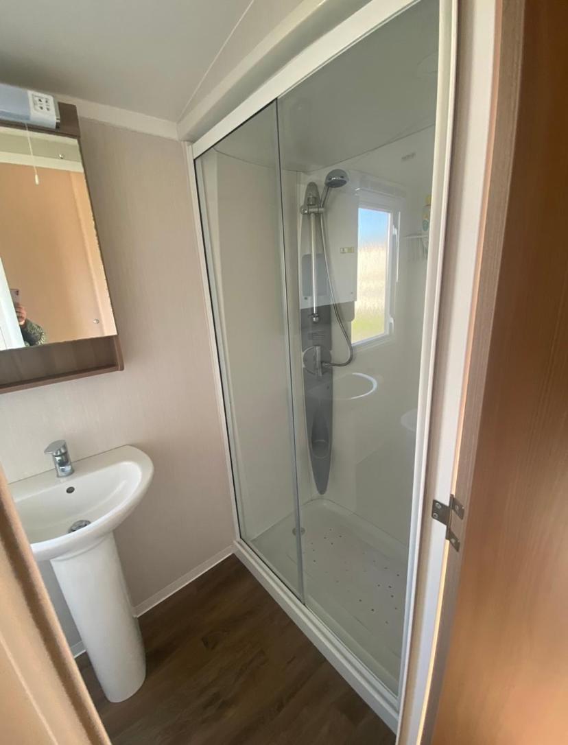 Caravan Church Farm Holiday Village Pagham Exterior foto