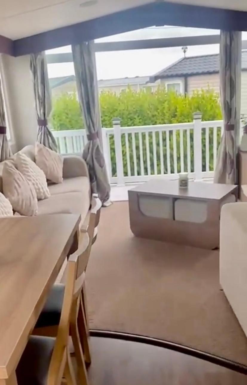 Caravan Church Farm Holiday Village Pagham Exterior foto
