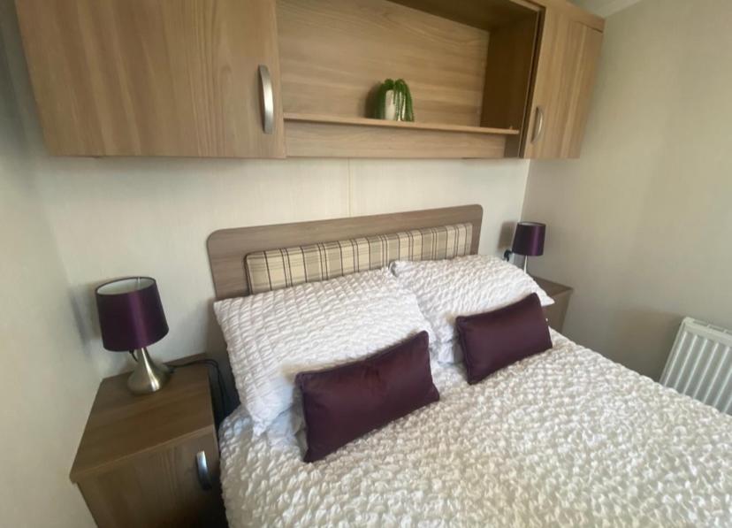 Caravan Church Farm Holiday Village Pagham Exterior foto