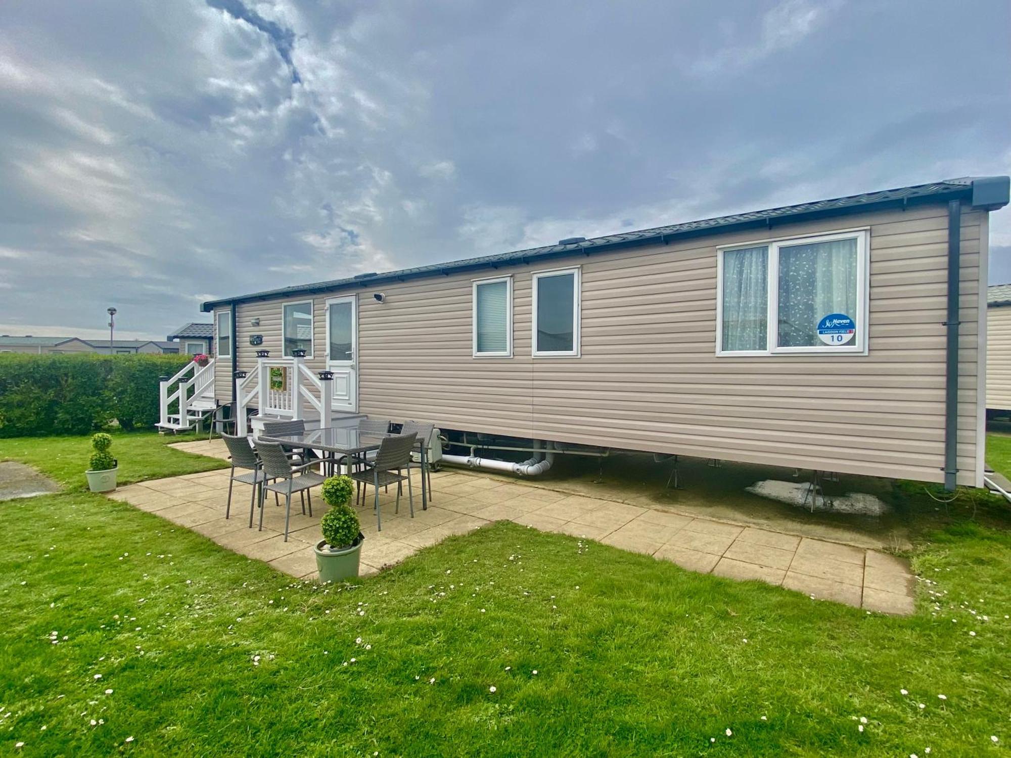 Caravan Church Farm Holiday Village Pagham Exterior foto